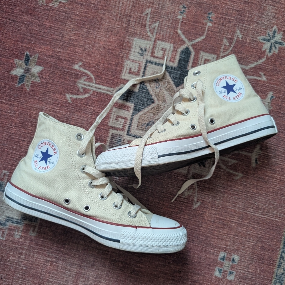 Converse Chuck Taylor High Tops - White/Cream